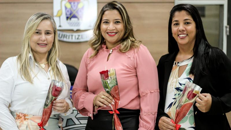 Câmara de Buritizeiro homenageia mulheres e aprova novas comissões de 2022