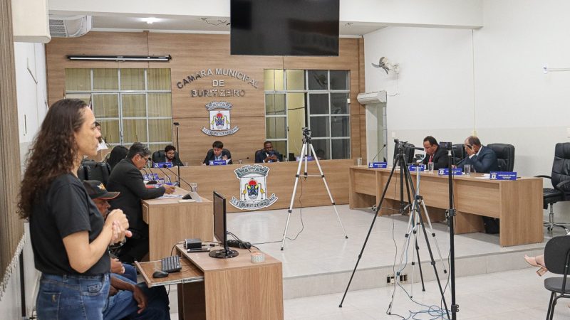 Câmara de Buritizeiro oficializa tributos com novas denominações de equipamentos públicos