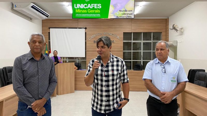 Câmara de Buritizeiro sedia encontro para a criação de cooperativas da Agricultura Familiar